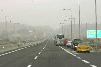 Διευκόλυνση των εκδρομέων: Μέτρα και οδηγίες από την Τροχαία εν όψει της εξόδου του Πάσχα