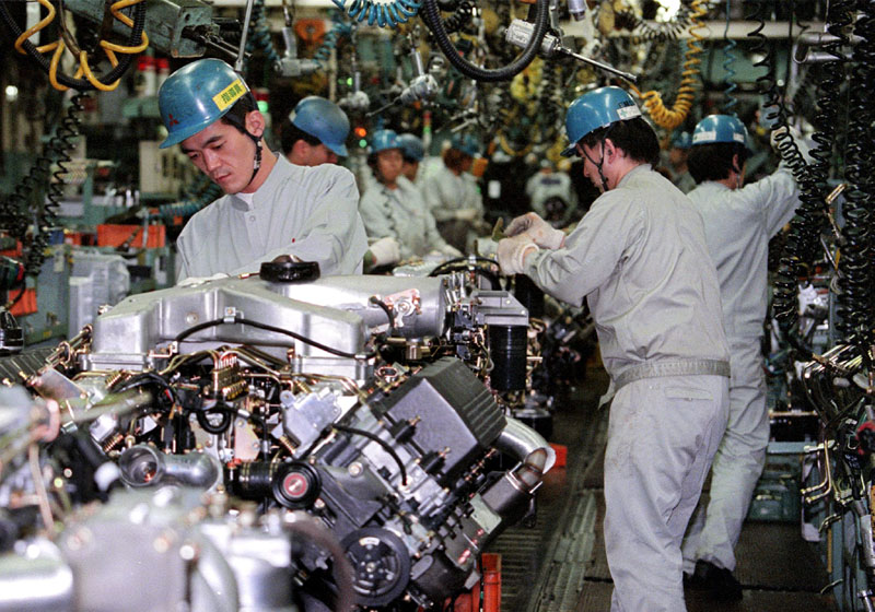 Η DaimlerChrysler εδραιώνει τον έλεγχό της στη Mitsubishi