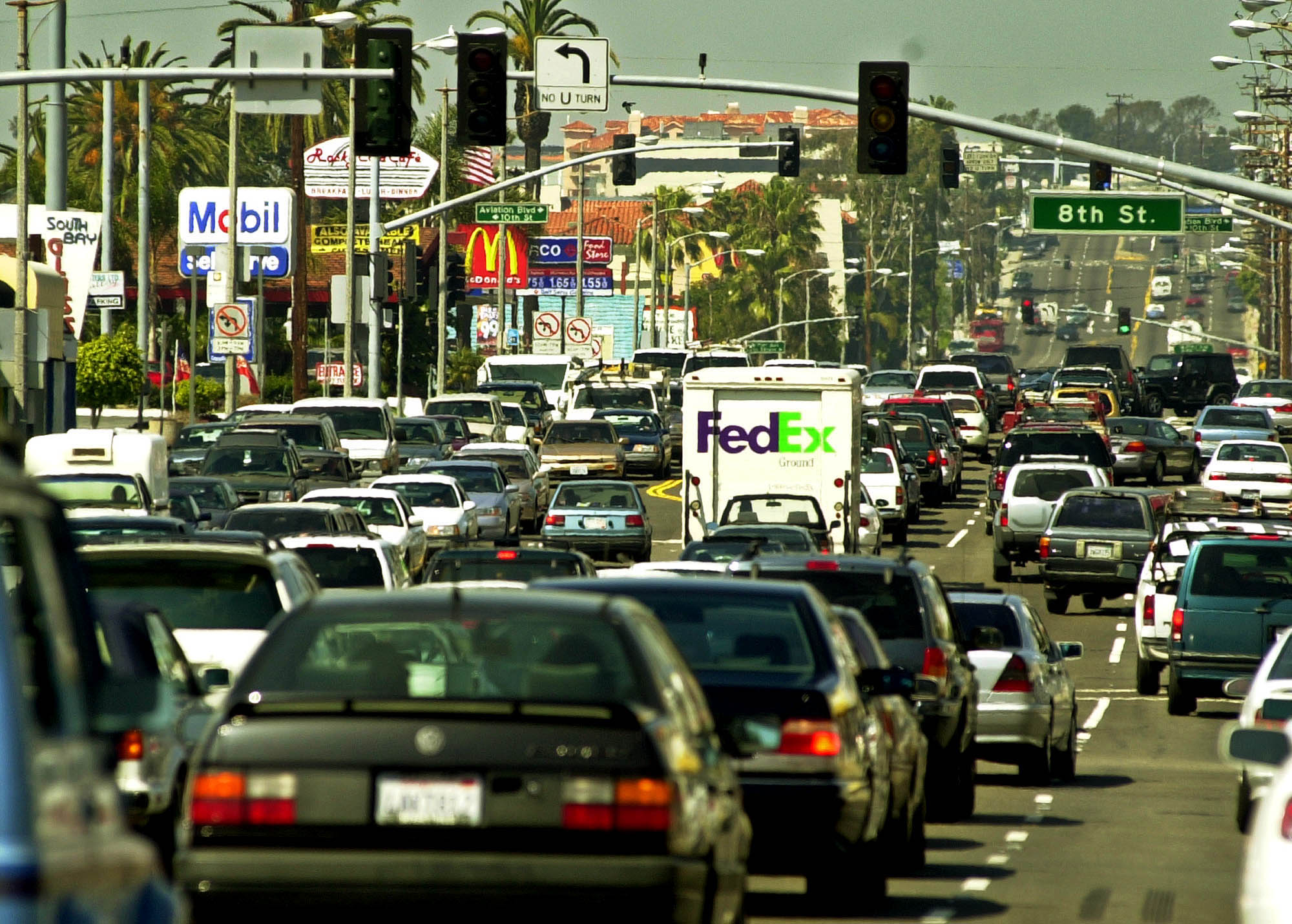 Αυξήθηκε η παγκόσμια παραγωγή αυτοκινήτων το 2000