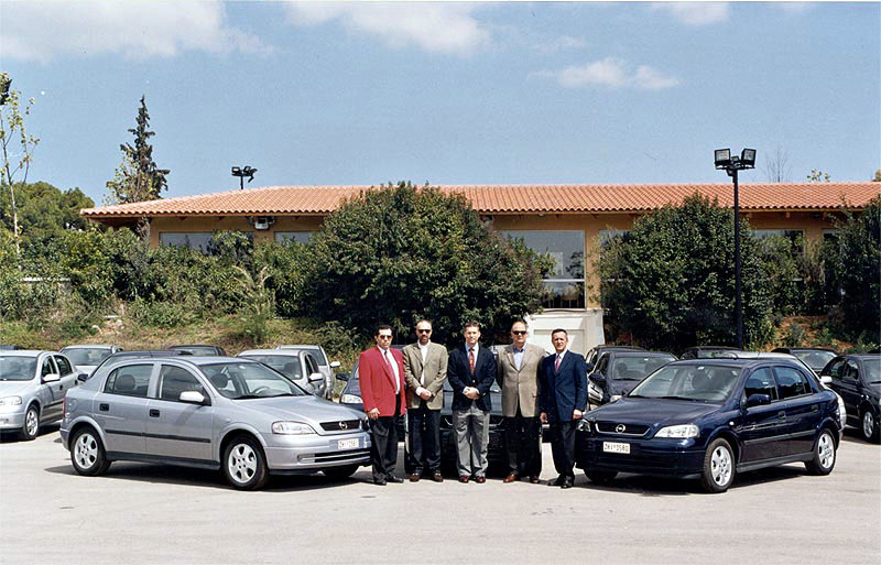 Αvis και Opel στην υπηρεσία της Pfizer