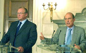 Απρόσκοπτη η ένταξη της Κύπρου, διαβεβαίωσε ο Πέρσον τον Σημίτη