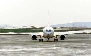 Σε καταιγίδα πάνω από τη Γαλλία αεροσκάφος της ΟΑ – Επέστρεψε στα Σπάτα