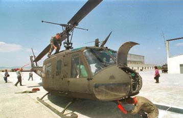 Στο Βόλο το μοιραίο Huey για να εξακριβωθούν τα αίτια του δυστυχήματος