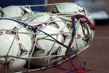 Καταγγελία χρησιμοποίησης από τη FIFA υλικού από εργοστάσια που απασχολούν παιδιά