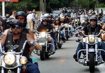 Περισσότερες από 5.000 Harley ξάφνιασαν τους κατοίκους της Ηγουμενίτσας