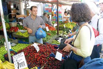 Η δεύτερη μείωση στις τιμές των καυσίμων «χαλαρώνει» τις πιέσεις στον τιμάριθμο