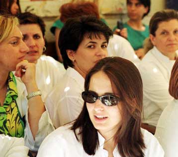 Επιμένουν οι πανεπιστημιακοί γιατροί – Ο νόμος θα εφαρμοστεί, λέει ο Παπαδόπουλος