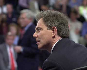 Μεγάλο προβάδισμα των Εργατικών δείχνουν οι τελευταίες δημοσκοπήσεις