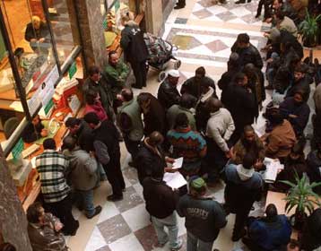 Μεταβατική περίοδος επτά ετών για την ελεύθερη μετακίνηση εργαζομένων στην ΕΕ