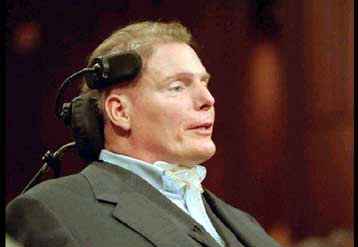 Ο Σούπερμαν μηνύει τις ΗΠΑ! Ο Κρίστοφερ Ριβ απαιτεί νομιμοποίηση των ερευνών σε ανθρώπινα έμβρυα