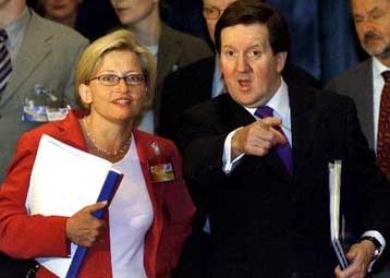 «Εργαζόμαστε για την άρση του βέτο της Τουρκίας στον ευρωστρατό»