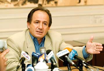 Πρόσθετες εγγυήσεις θα ζητήσουν οι συνδικαλιστές από την κυβέρνηση