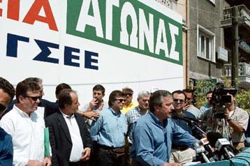 Δυσπιστία ΓΣΕΕ για δεσμεύσεις Σημίτη εν όψει της συνάντησης με Γιαννίτση