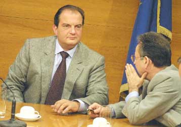 Βολές κατά της κυβέρνησης για το ασφαλιστικό από ΝΔ και ΣΥΝ