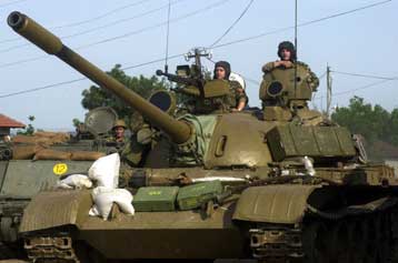 Σε απόσταση αναπνοής από τα Σκόπια οι αντάρτες