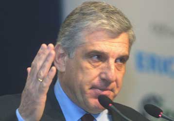 Την ίδρυση Ενιαίου Διαμεσολαβητή για τον έλεγχο της αγοράς ανακοίνωσε ο ΥΠΕΘΟ