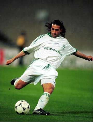 Ο Μαλέκος υπέγραψε στο ΑΠΟΕΛ, ο Ολυμπιακός για Αγαθοκλέους