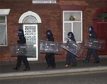 Επί ποδός η βρετανική αστυνομία για την αποφυγή συγκρούσεων στο Όλνταμ