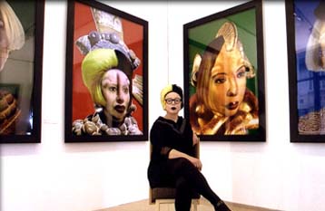 Η εκκεντρική εικαστικός Ορλάν παρουσίασε το έργο της στο φεστιβάλ «e-φως»