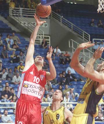 Δυσκολεύτηκαν αλλά έκαναν το 1-0 ΑΕΚ και Ηράκλειο στα πλέι οφ