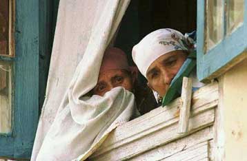 Δεκάδες νεκροί μετά τη διακοπή της εκεχειρίας στο Κασμίρ