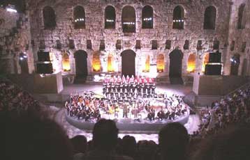 Οι πρώτες εκδηλώσεις του Ελληνικού Φεστιβάλ στο ρωμαϊκό ωδείο