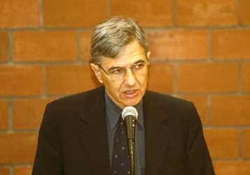 Το 90% της κοινωνίας απλώς λέει «καθίστε και βρείτε λύση»