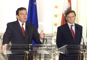 Αναθέρμανση των σχέσεων Βερολίνου – Βιέννης επιχειρεί ο Γερμανός καγκελάριος