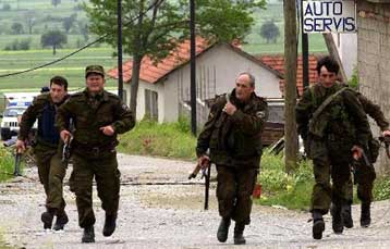 Αποφασισμένη η κυβέρνηση της ΠΓΔΜ να εκδιώξει τους Αλβανούς αντάρτες