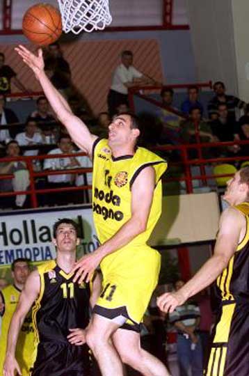 Η Δάφνη έκανε το 1-0, 97-80 τον Αρη με τρίποντη υπεροχή