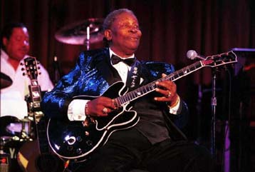 Ο B.B. King θριαμβευτής στα μπλουζ βραβεία W.C. Handy