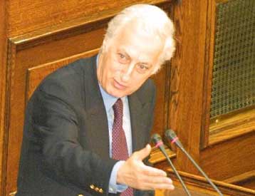 Δεν αλλάζει το καθεστώς τέλεσης γάμου, επαναλαμβάνει ο υπουργός Δικαιοσύνης