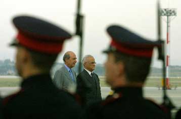 Ολοκλήρωσε, σε θετικό κλίμα, ο Κ.Σημίτης τις επαφές του στη Μάλτα