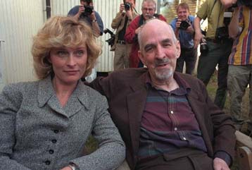 O Μπέργκμαν δεν συγκινείται από τις ταινίες του και σκηνοθετεί στο θέατρο