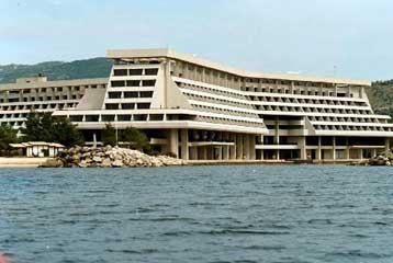 Aπορρίφθηκε η τροπολογία για την απομάκρυνση του καζίνου στο Πόρτο Καρράς