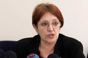 Κριτική στην κυβέρνηση από Παπαρήγα και Κωνσταντόπουλο για τον «τρομονόμο»