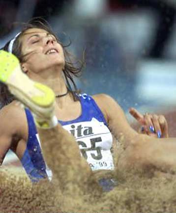 Στον «πάγο» η επιστροφή της Βούλας Τσιαμήτα