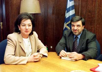 «Αναγνωριστική» συνάντηση της Β.Παπανδρέου με τους εκπροσώπους των δημοσίων υπαλλήλων