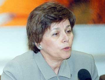 Υπέρ του διαχωρισμού των ναρκωτικών ο ΥΠΕΞ, αντίθετη η Χρ.Σπυράκη