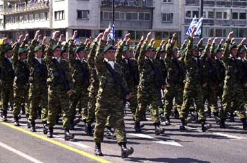 Επικριτική η στάση της αντιπολίτευσης στο ν/σ του ΥΠΕΘΑ για τη θητεία