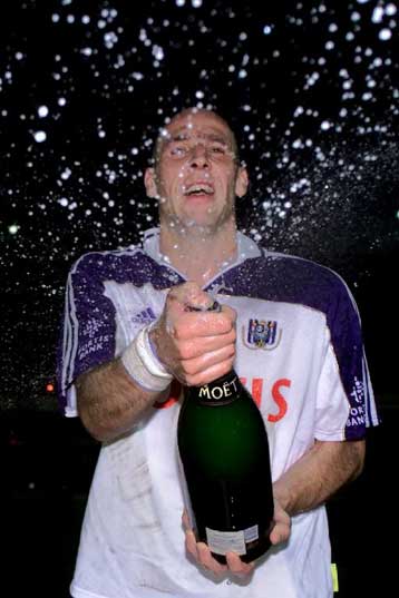 Η Ντόρτμουντ μπαίνει στη διεκδίκηση του Κόλερ