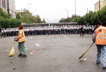 Μικροσυμπλοκές σημάδεψαν τη διαμαρτυρία για την αναβάθμιση των ΤΕΙ