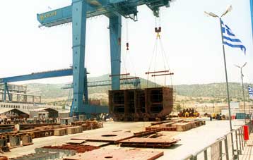 Κινδυνεύουν τα ναυπηγεία από συσσωρευμένες ζημίες του 2000
