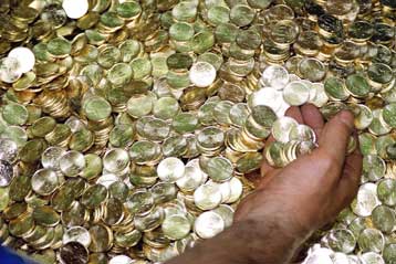 Ικανοποιητική η εξέλιξη των δαπανών, επιφυλακή για τυχόν υπερβάσεις