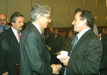 Αποφασίζει η ΓΣΕΕ για το ασφαλιστικό, αντιδρούν ΚΚΕ – ΣΥΝ στο διάλογο