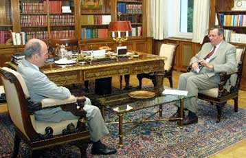 Και νέος υποψήφιος; Δεν απέκλεισε το ενδεχόμενο να διεκδικήσει τη δημαρχία Αθηνών ο Στέφανος Μάνος