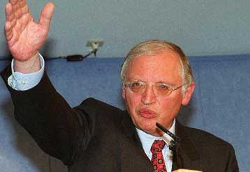 Κίνδυνος για τη διεύρυνση η μάχη για τις κοινοτικές επιδοτήσεις, υποστηρίζει ο Φερχόιγκεν