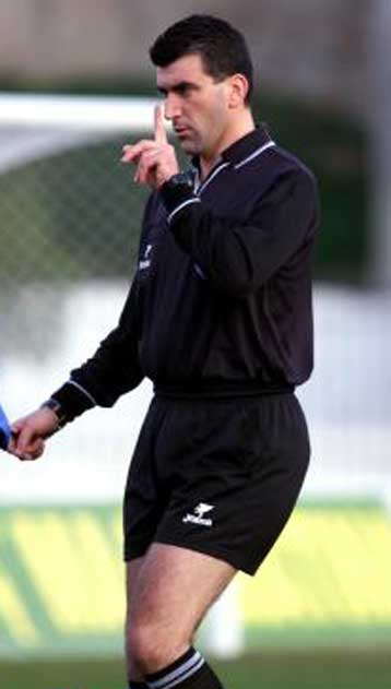 Ο Ευθυμιάδης σφυρίζει στο Χαριλάου