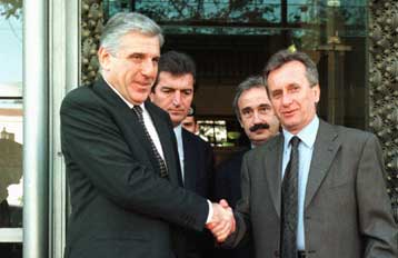 Επιδοτούμενα στεγαστικά δάνεια από όλες τις τράπεζες αποφάσισε το οικονομικό επιτελείο