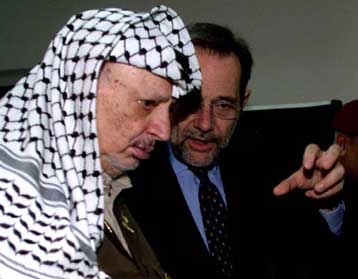 Σύνοδο κορυφής επιθυμεί ο Αραφάτ  – Αρνείται το Ισραήλ